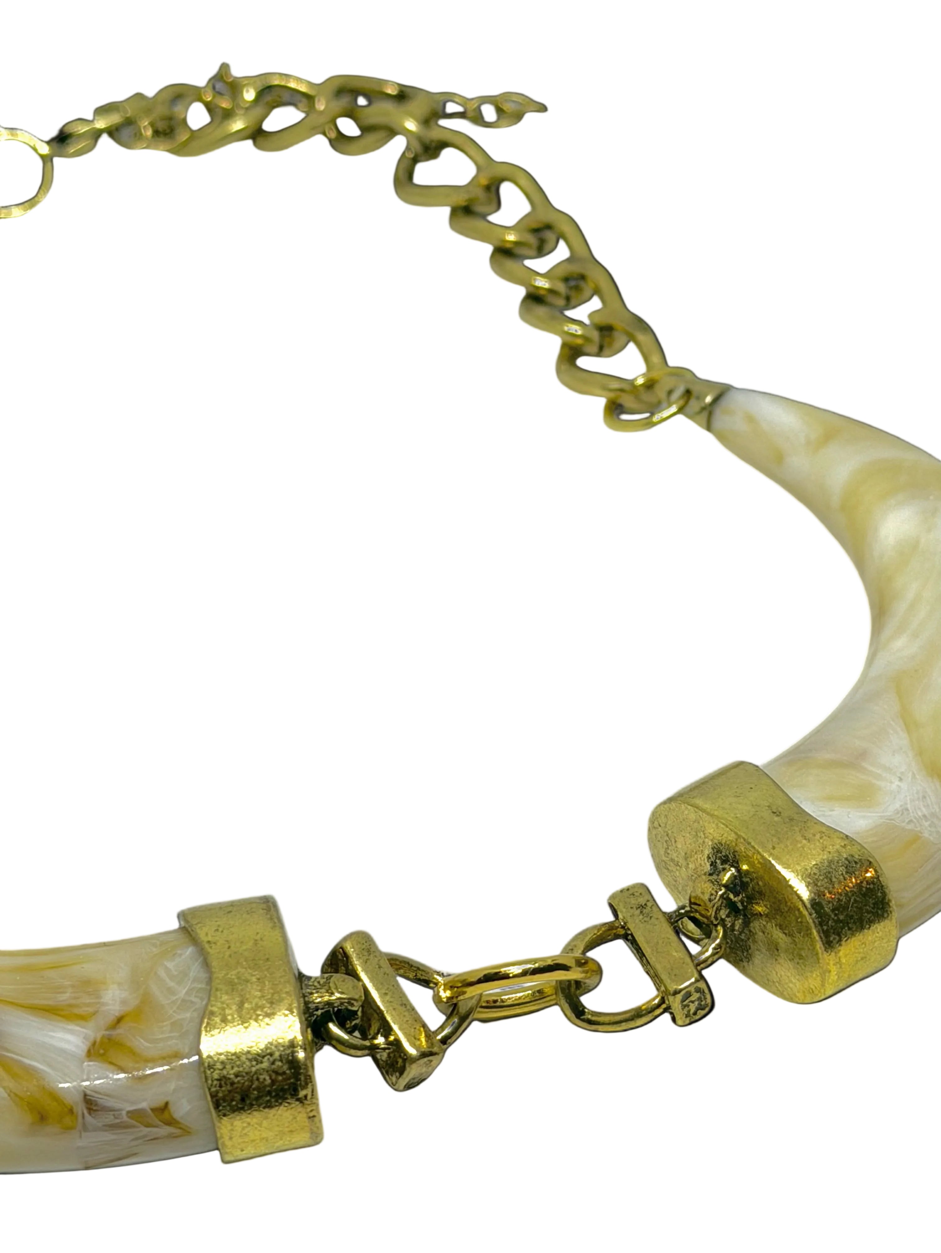 Collar Colmillo Doble Dorado